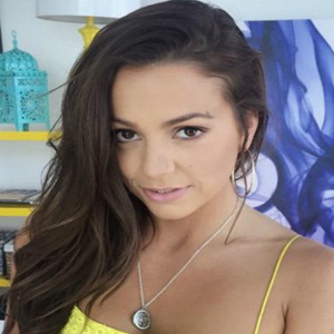 abigail mac